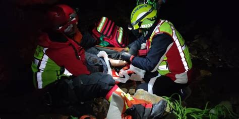 Turista que cayó 60 metros en el nevado Illimani se salva gracias a un