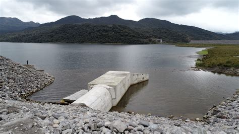 Construcción de la captación planta de tratamiento tanques de reserva