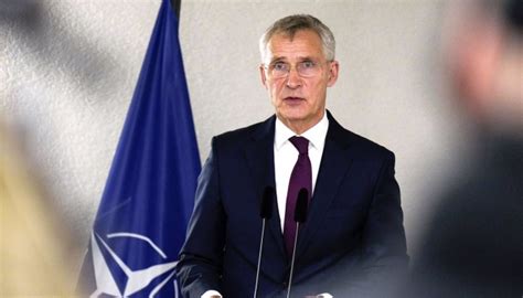 Jens Stoltenberg Salue Le R Le Du Mont N Gro Dans Les Balkans