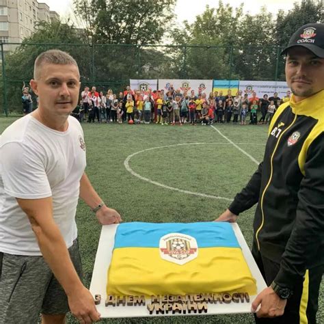 Ексклюзивні десерти для корпоративних подій та подарунків від Cake Export