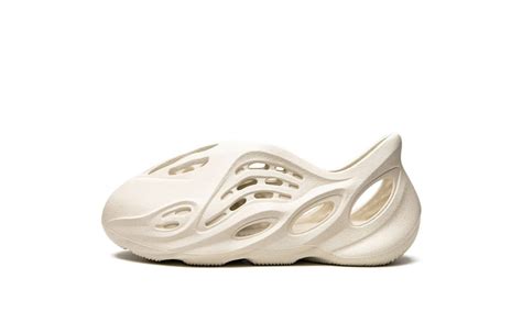 Yeezy Foam Runner Sand Your Heaven
