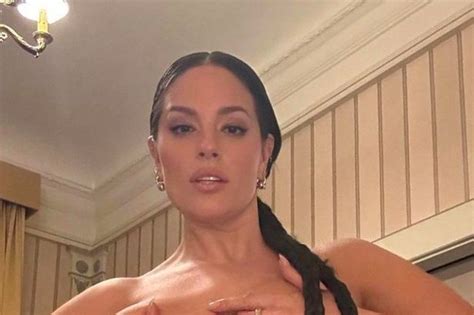 Ashley Graham Poses Completely Naked As She Risks Instagram Ban In Racy