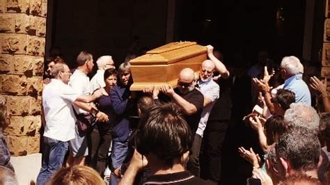 Funerali Vincenzo D Amico L Ultimo Saluto Di Latina Al Suo Campione Latina News