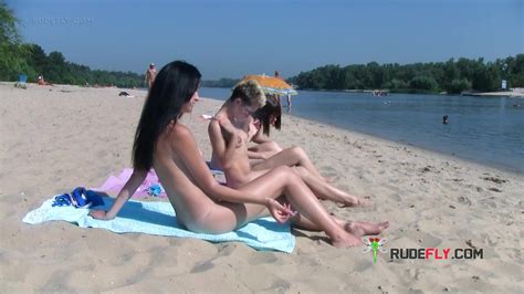 Nude Beach Girl FAPCAT