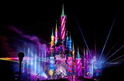 Disneyland París Celebra Su 20 Aniversario Con Una Explosión De Luz Y Color