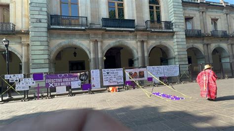 Con Vallas Pretenden Parar Posibles Desmanes De Feministas En Palacio