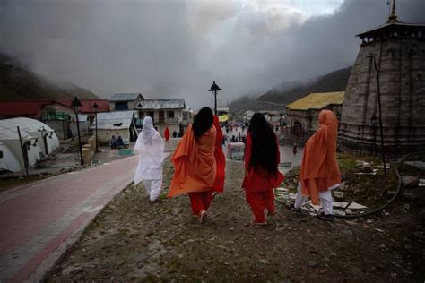 Kedarnath Uttarakhand India Devotos Visitando Kedarnath Templo Un