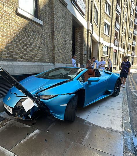 Video Shows Wrecked £230k Hired Lamborghini After Driver Allegedly Crashed And Fled