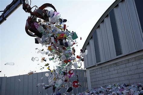 Le Recyclage Du Plastique Une Impasse Greenpeace Suisse