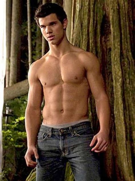 Shirtless Taylor Lautner Hot Pics Photos And Images