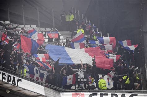 Om Ol Les Supporters Lyonnais Risquent Gros Pour Les Gestes Racistes