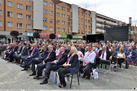 Uroczyste Otwarcie Odbudowanego Ratusza Strzelin Zdj Cia