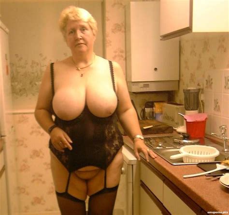 Nackt Kochen Oma Porno Foto