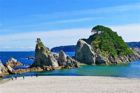 Pantai Terindah Dengan Pemandangan Eksotis Di Jepang