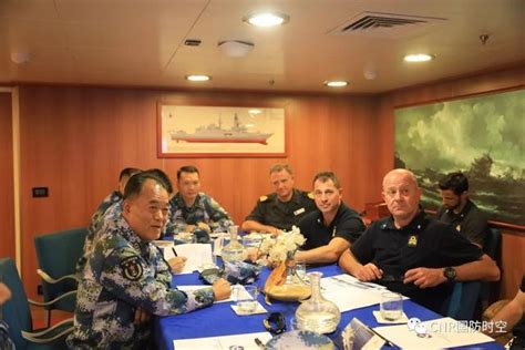 消息丨中國海軍第二十七批護航編隊指揮員與歐盟465編隊指揮官會面 每日頭條