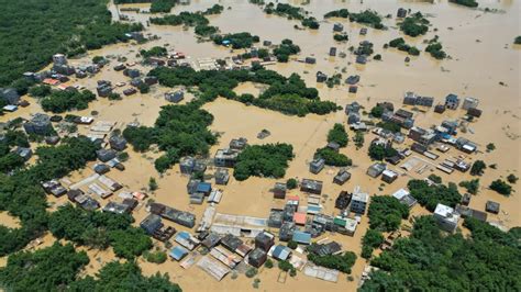 Record Floods Threaten Southern China