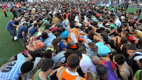 1 272 Participants Pour La Plus Grande Mêlée Du Monde Ladepeche Fr