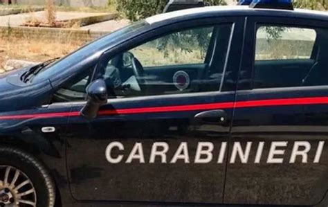 YouTG NET Bambina Di 3 Anni Chiusa In Auto Sotto Il Sole Rovente I