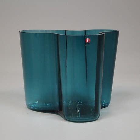 ALVAR AALTO. ALVAR AALTO. Vase. SAVOY, designed 1936. Ittala Finland ...