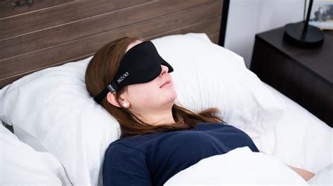 Mzoo Sleep Mask Review Does It Create Enough Darkness To Sleep Reviewed