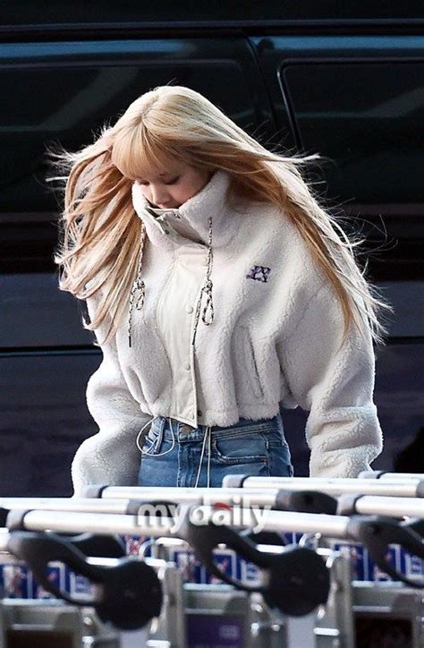 Lisa Airport Photos From Incheon To Philippines February 1 2019