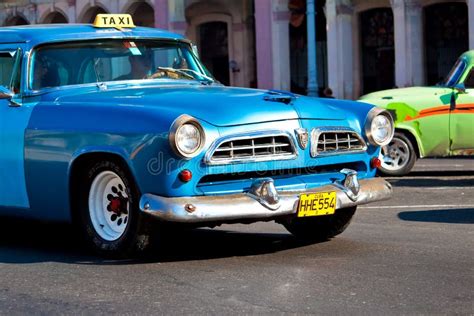 Coches Cl Sicos En La Habana Foto De Archivo Editorial Imagen De