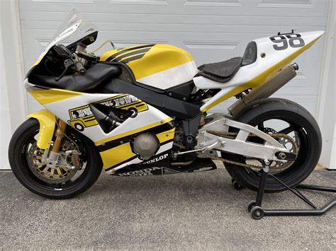 Honda Cbr954rr Amatumoto Grand Prix Motorbikes