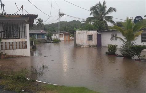 Más de 15 viviendas afectadas por inundaciones en Colón