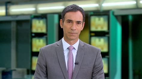 Globo se assusta audiência da Record e tenta popularizar Jornal Hoje