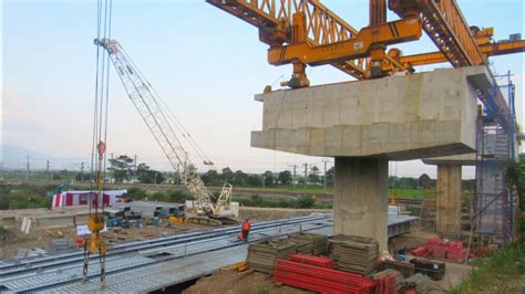 Ada Acara Ceremony Bentangan Girder Baja Fly Over Stasiun Tegalluar