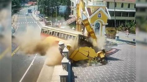 WATCH | 16 Injured, 2 Critical After KSRTC Bus Hits Car, Crashes into Church Arch in Kerala's ...