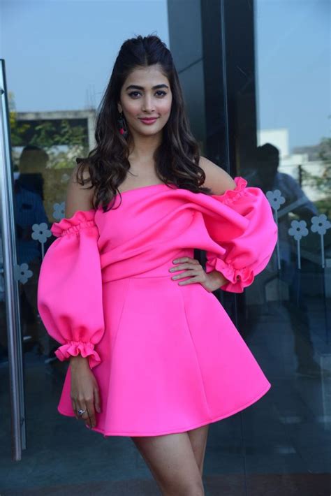 Pooja Hegde Stills At Ala Vaikunthapurramuloo Press Meet Freshga