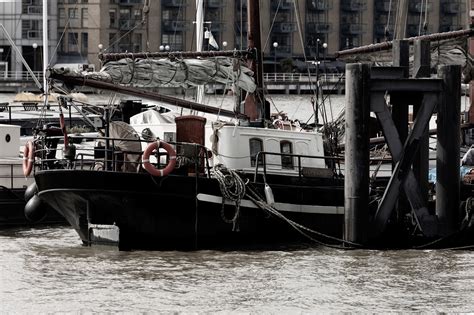 Thames Boats on Behance