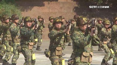 一招分辨國軍、共軍！全民國防應變手冊教你用「迷彩服」區分 三立新聞網 Line Today