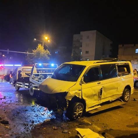 Mardin de feci kaza Kafa kafaya çarpıştılar 6 yaralı Son Dakika