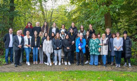 Gpr Begr T Neue Auszubildende In Der Fachschule F R Pflegeberufe