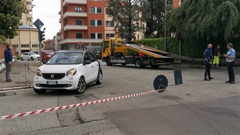 Incidente A Gallarate All Incrocio Via Roma Via Marsala YouTube