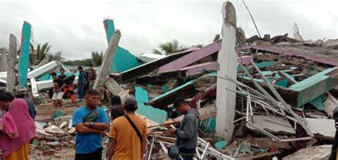 Rs Mitra Manakarra Di Mamuju Roboh Akibat Gempa M Di Majene Sulbar