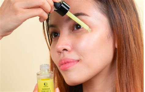 Ini Cara Pakai Serum Vitamin C Yang Bikin Kulit Glowing Dan Awet Muda