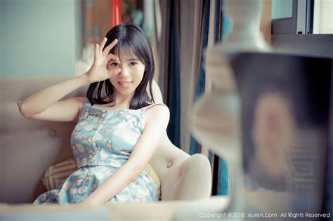 XiuRen秀人网 No 嫩模艾栗栗居家床上黑色蕾丝内衣灯光下撩人诱惑写真 P ia Porn Pic
