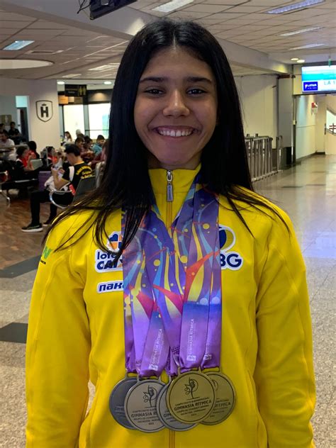 Julia Bessa é vice campeã Sul Americana junior de ginástica rítmica