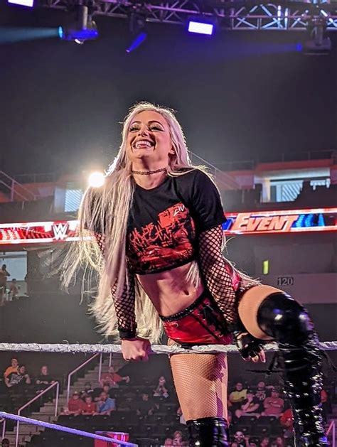 Pin By Gayforrhea On Liv Morgan Wwe Girls Women S Wrestling Liv