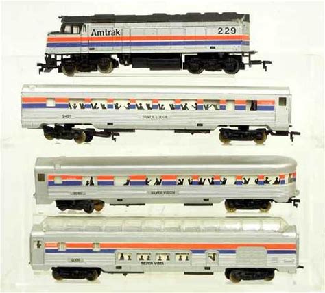 HO scale Amtrak passenger set, including engine 229,