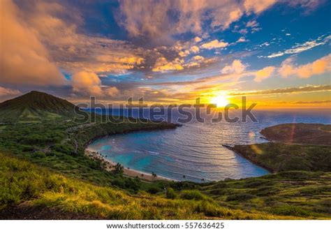 Sunrise Hanauma Bay On Oahu Hawaii Stock Photo 557636425 Shutterstock