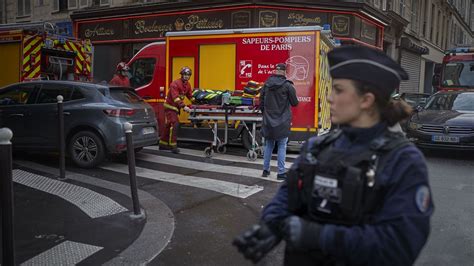 Attaque Mortelle Paris La Garde Vue Du Suspect Prolong E Le