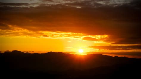 無料画像 地平線 山 雲 日の出 日没 太陽光 夜明け 雰囲気 夕暮れ イブニング 残光 朝は赤い空 4912x2760 23630 無料写真 Pxhere