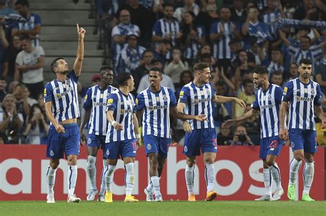 Futebol SL Benfica FC Porto E Sporting CP Venceram Antes De Nova