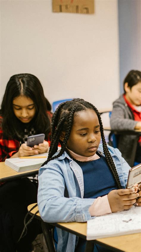Pode Levar Celular Para Escola Em 2025 - Pode levar celular para a escola em 2025? Tudo sobre a lei 15.100 ...