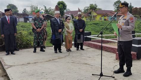 Kapolres Simalungun Ziarah Ke Makam Guru Jason Saragih