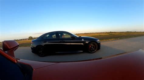 Alfa Romeo Giulia Quadrifoglio Vs Chevrolet Camaro SS Chi Vince La